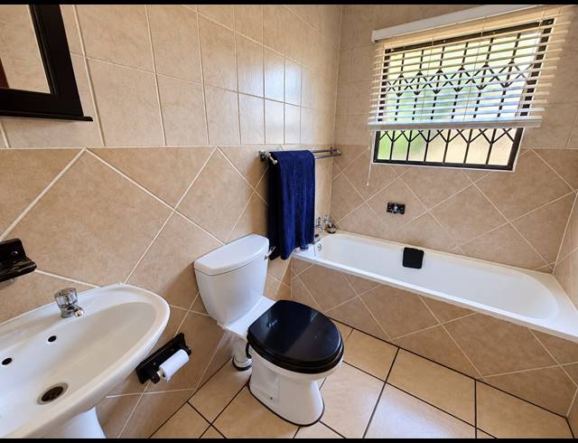 3 BEDROOM HOUSE FOR SALE IN VANDERBIJLPARK SE 2